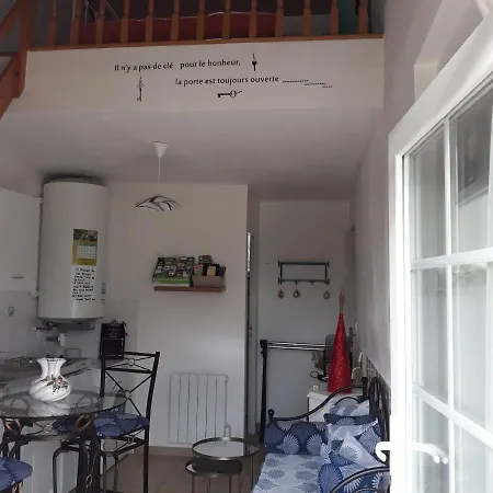 D'hotes Elvire Et Laurent Barbey Bed and breakfast *