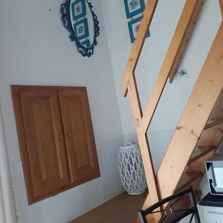 D'hotes Elvire Et Laurent Barbey Oda ve Kahvaltı