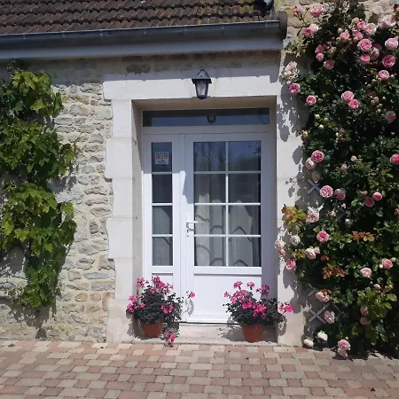 Oda ve Kahvaltı D'hotes Elvire Et Laurent Barbey 4*