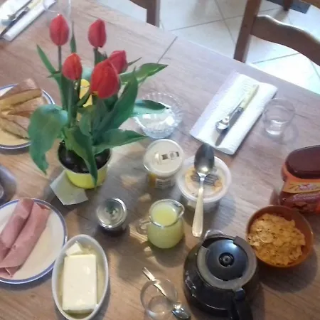 D'hotes Elvire Et Laurent Barbey Oda ve Kahvaltı