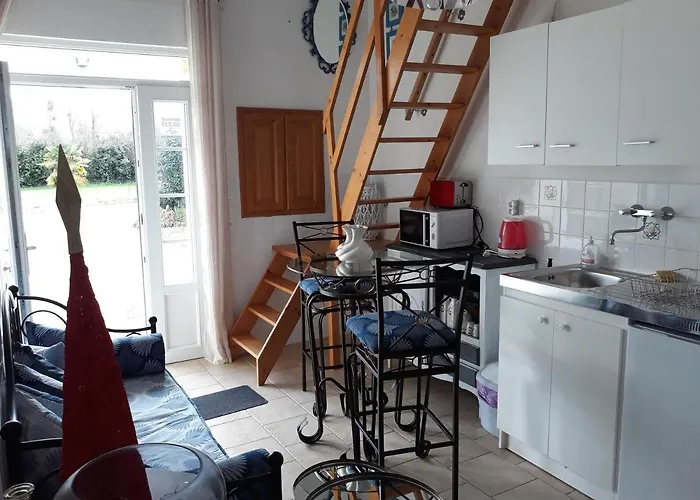 D'hotes Elvire Et Laurent Barbey Bed & Breakfast