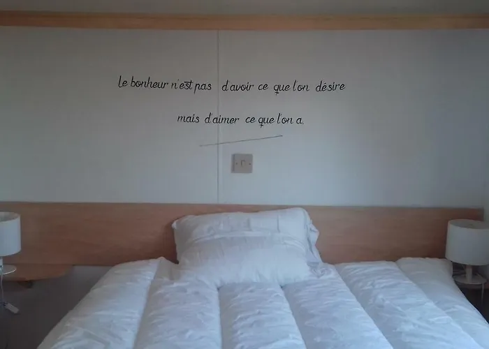 D'hotes Elvire Et Laurent Barbey Bed & Breakfast 4*